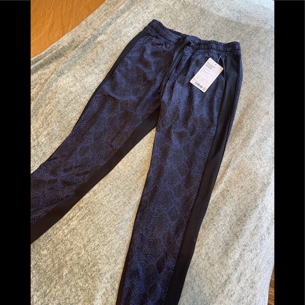 Athleta printed Brooklyn jogger